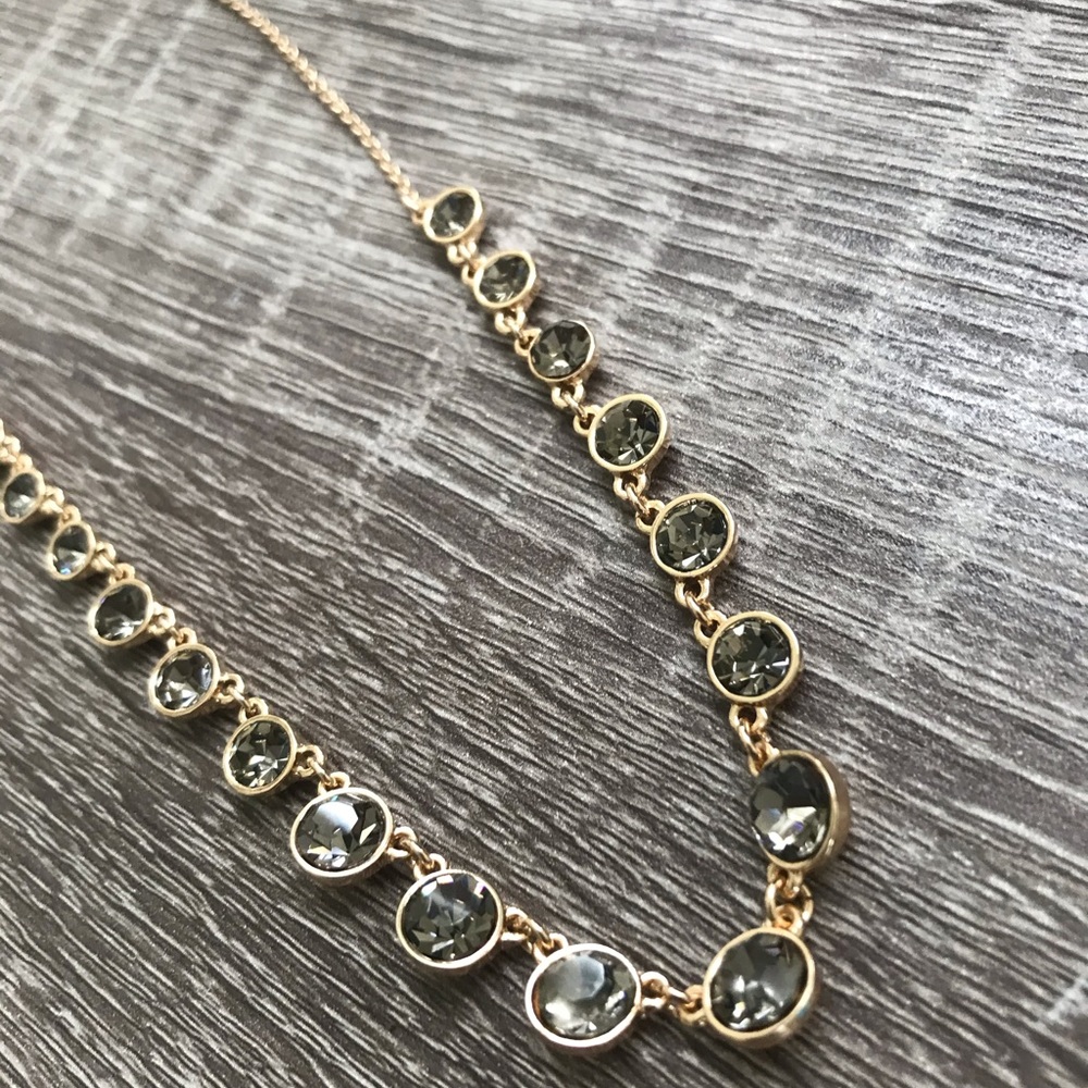 Jeweled short gold necklace